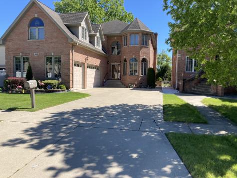 8619 West Sunset Road Niles IL 60714