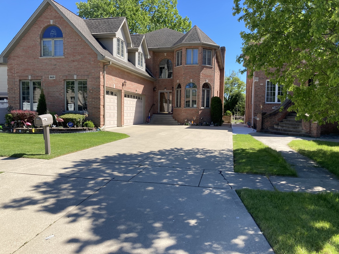 8619 West Sunset Road Niles IL 60714