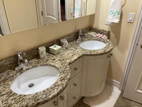 8619 West Sunset Road Niles IL 60714