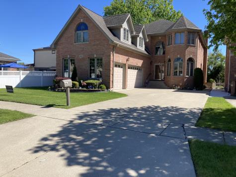 8619 West Sunset Road Niles IL 60714