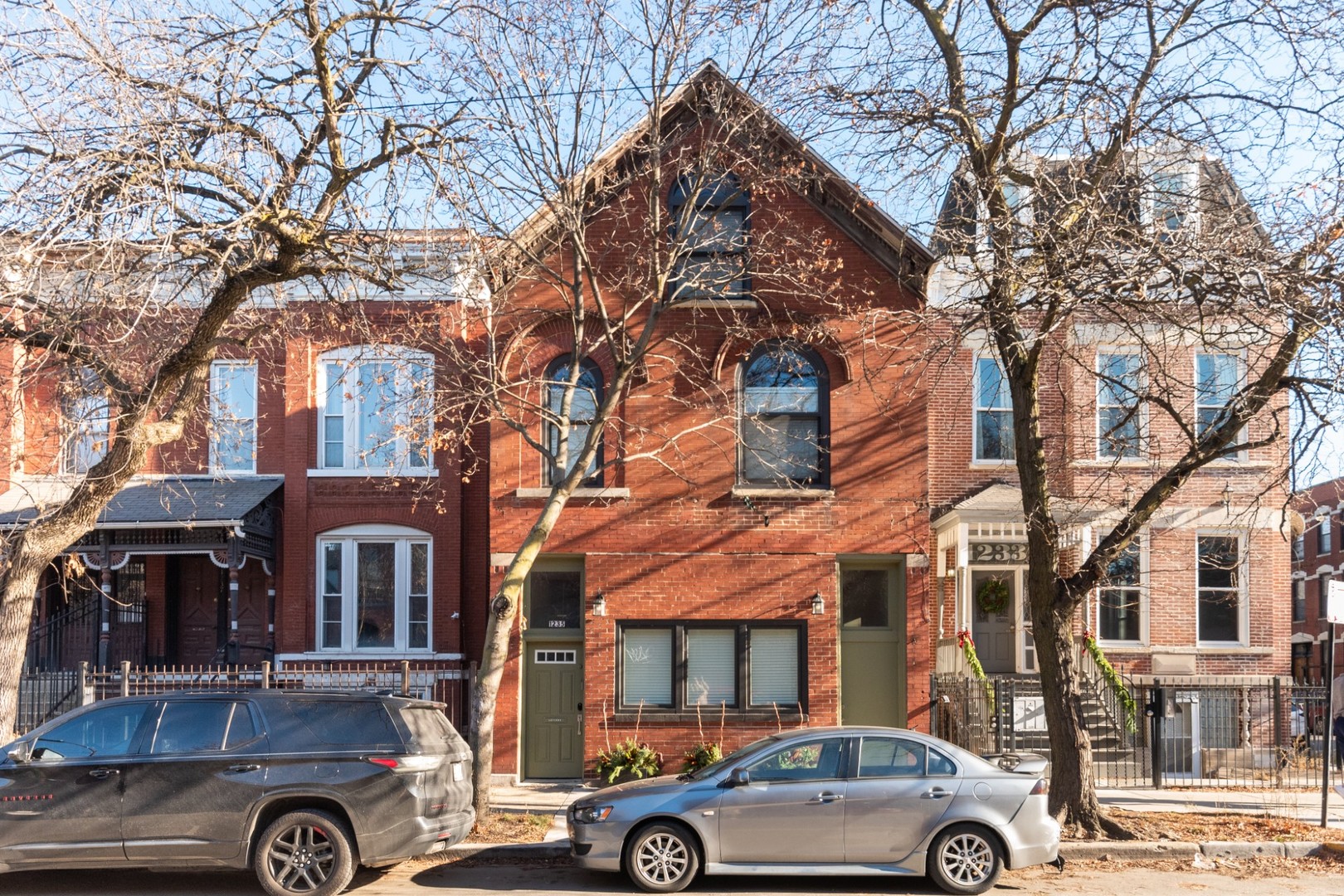 1235 North Damen Avenue Chicago IL 60622