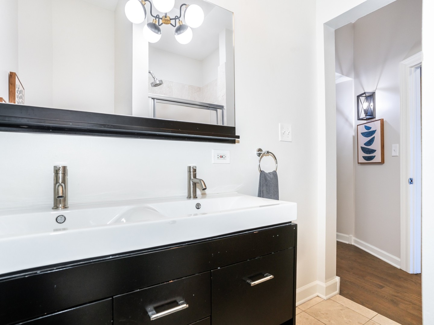 1235 North Damen Avenue Chicago IL 60622