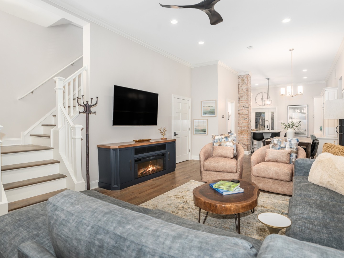 1235 North Damen Avenue Chicago IL 60622