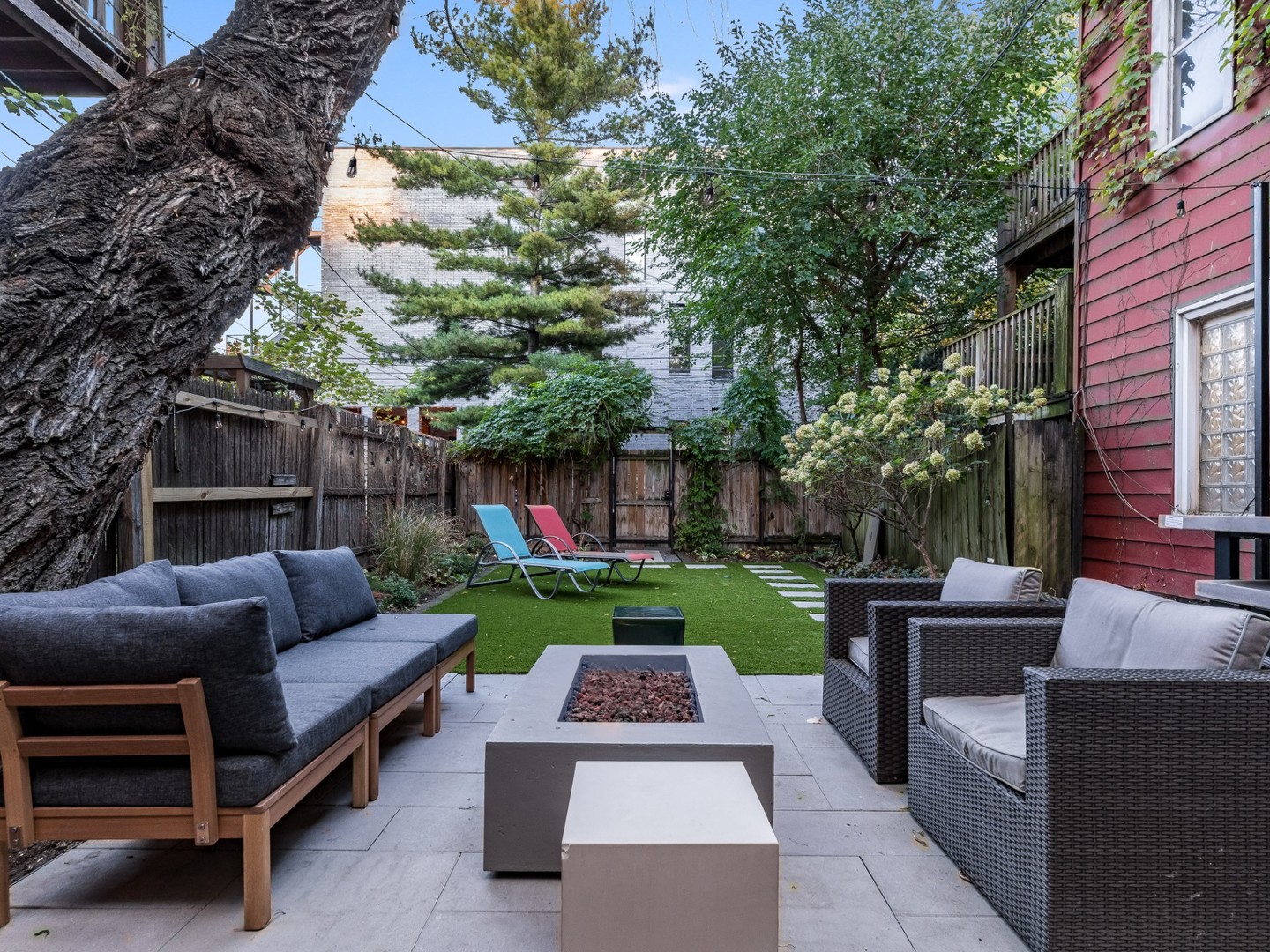 1235 North Damen Avenue Chicago IL 60622