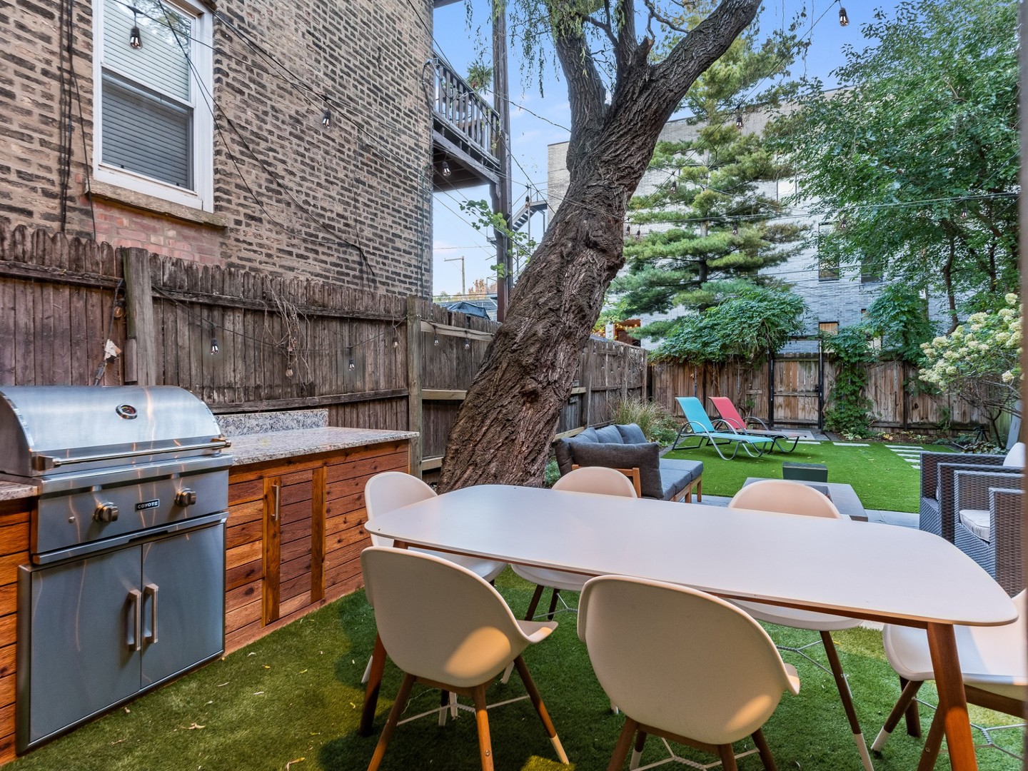 1235 North Damen Avenue Chicago IL 60622