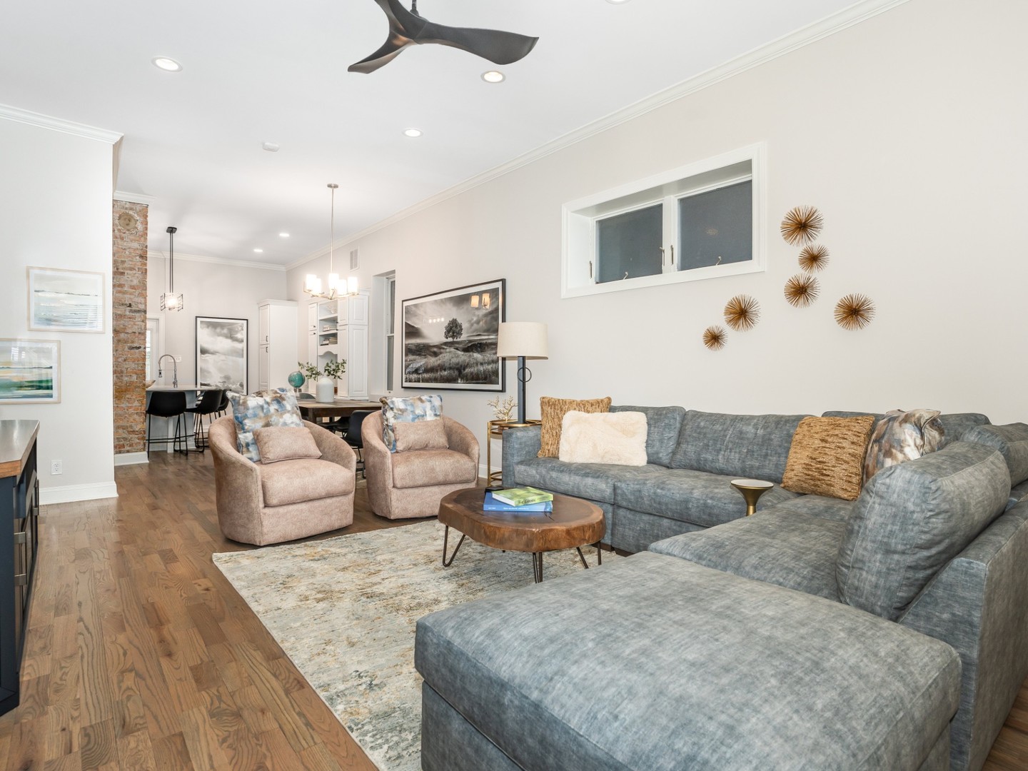 1235 North Damen Avenue Chicago IL 60622