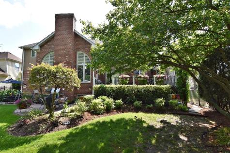 1914 North Ridge Avenue Arlington Heights IL 60004