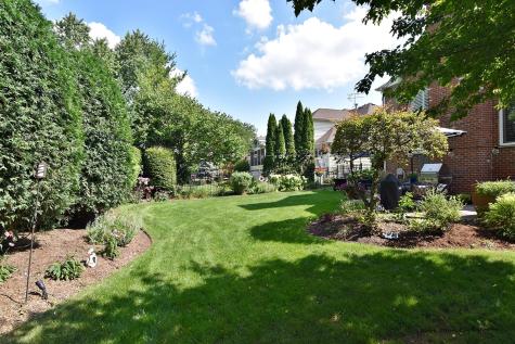 1914 North Ridge Avenue Arlington Heights IL 60004