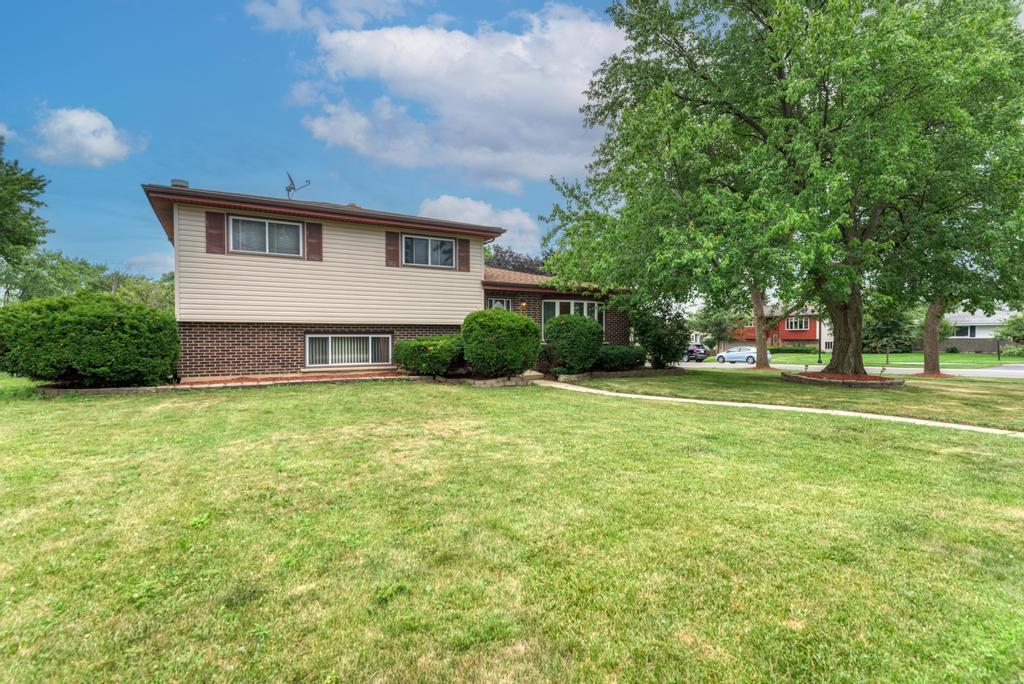 1795 West Jo Ann Lane Addison IL 60101