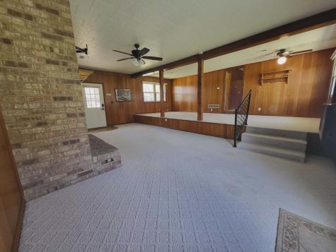 405 South Grove Street Colfax IL 61728