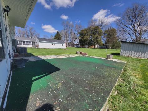 405 South Grove Street Colfax IL 61728