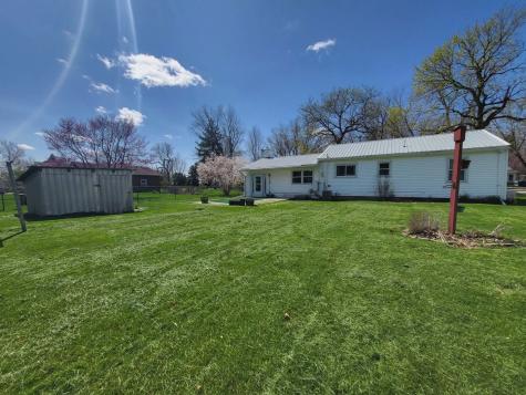 405 South Grove Street Colfax IL 61728