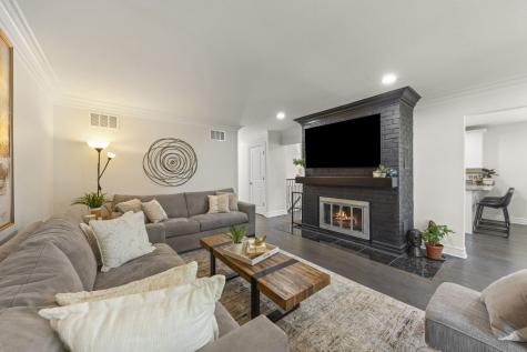648 South Main Street Naperville IL 60540