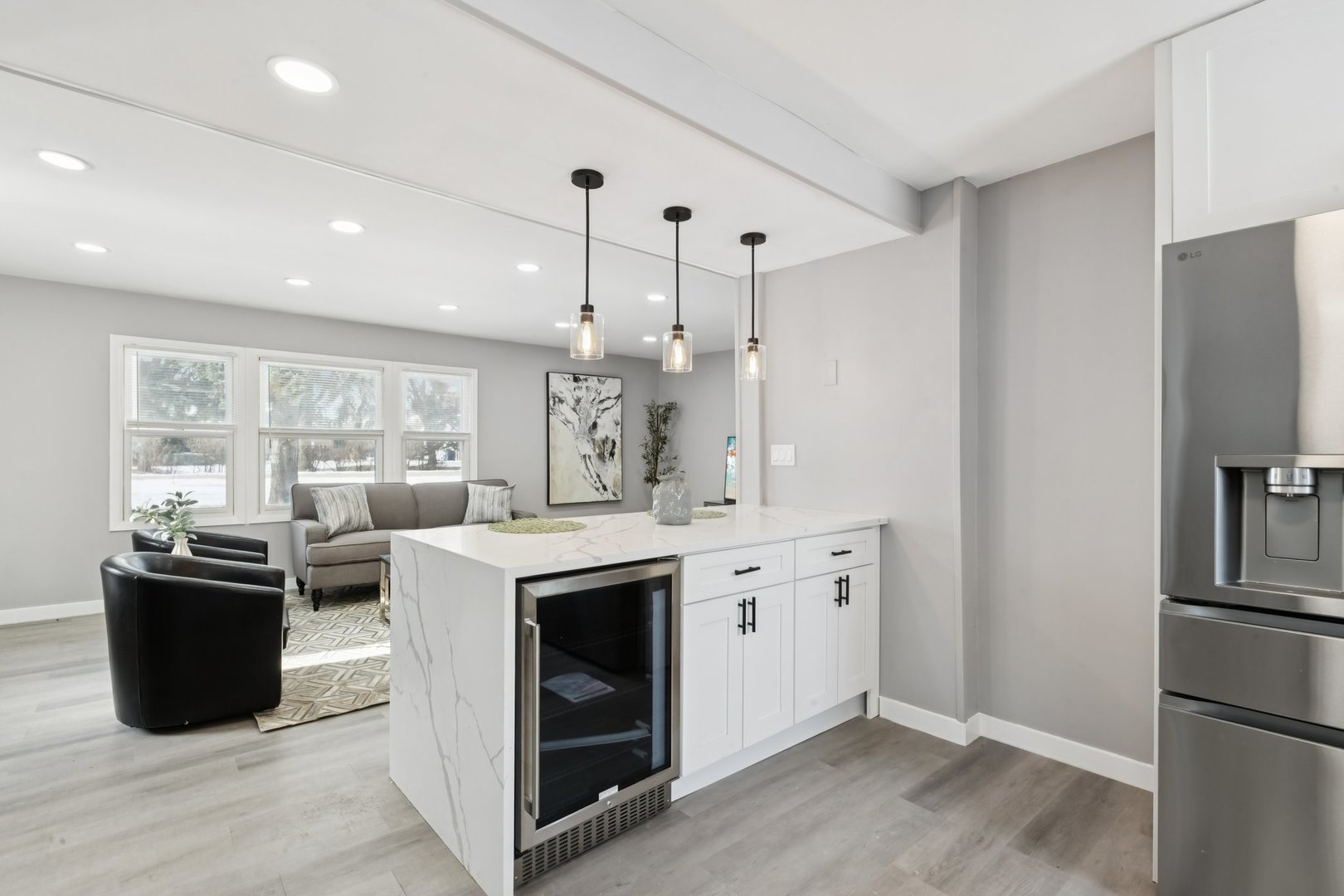 4N327 7TH Avenue Addison IL 60101