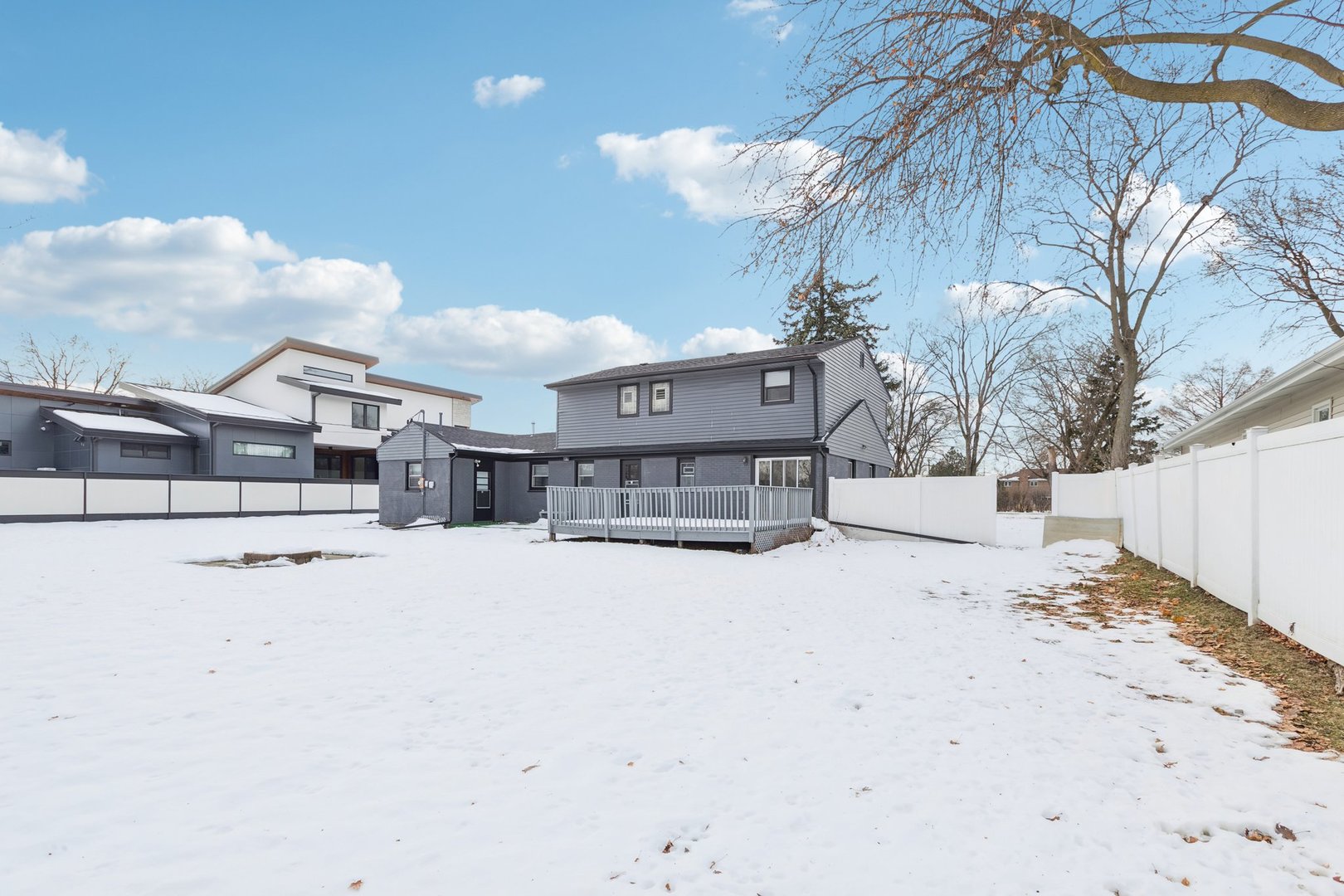 4N327 7TH Avenue Addison IL 60101