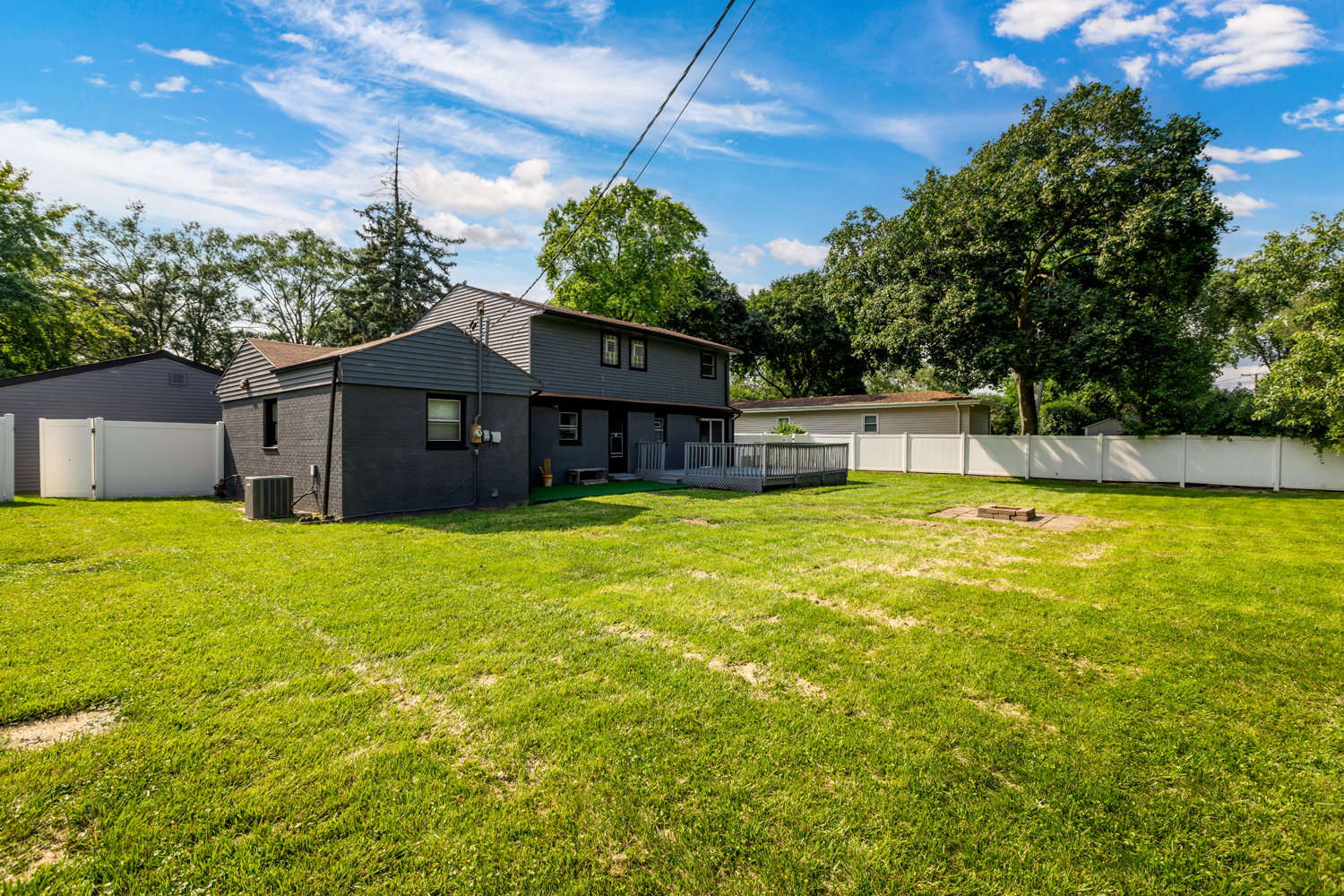 4N327 7TH Avenue Addison IL 60101