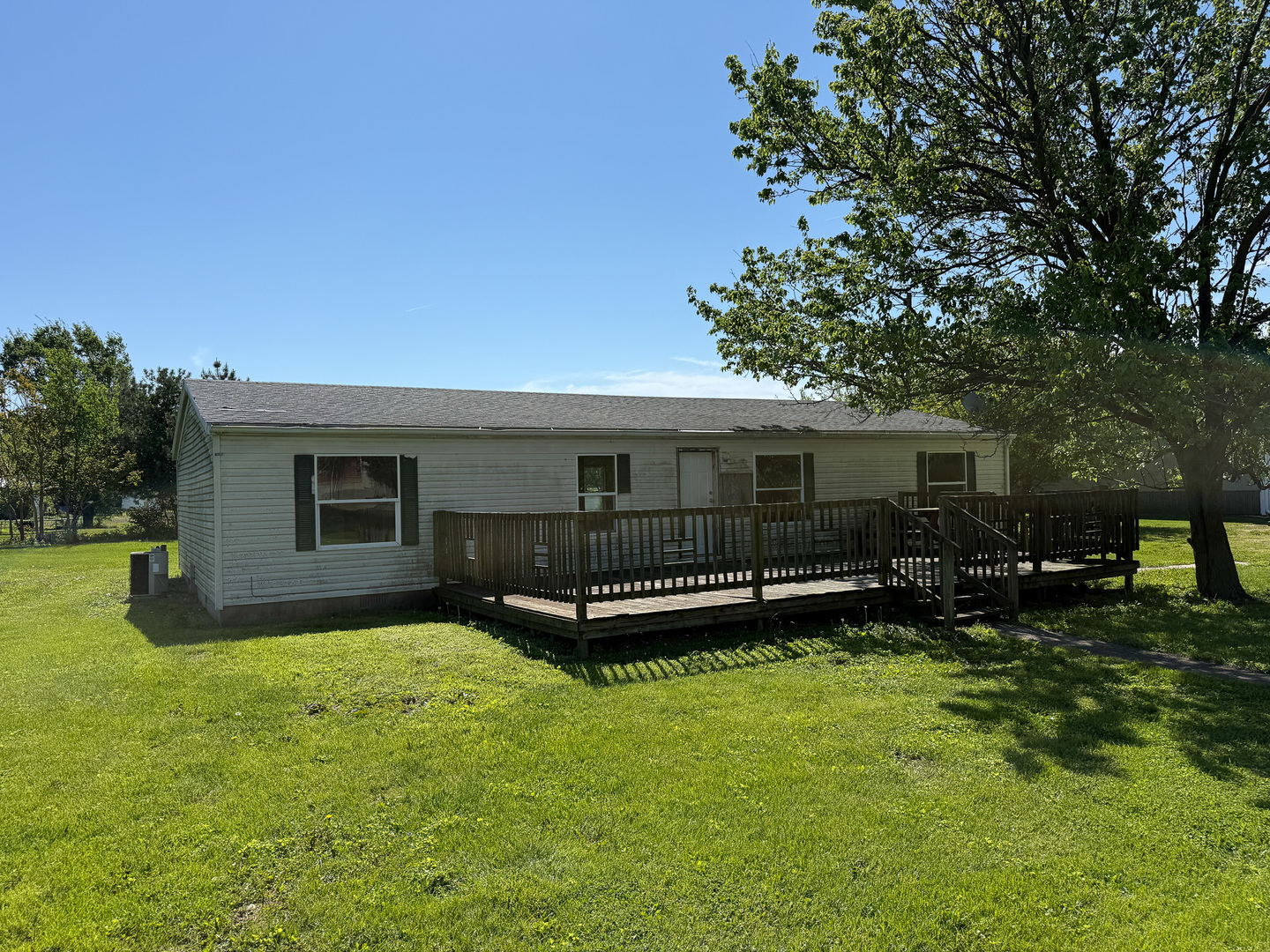 314 1/2 E Seminary Avenue Onarga IL 60955