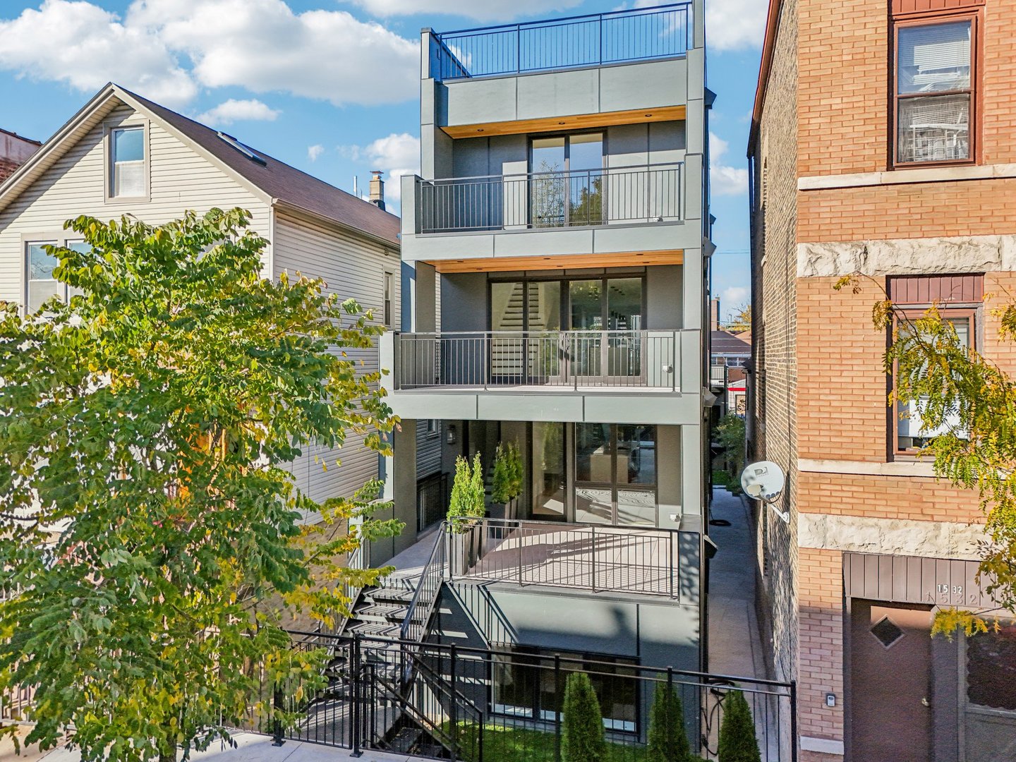 1536 West Chestnut Street Chicago IL 60642