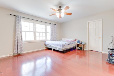 813 Fox Glen Drive St. Charles IL 60174
