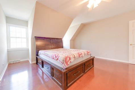 813 Fox Glen Drive St. Charles IL 60174