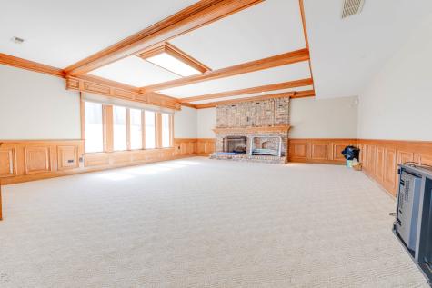 813 Fox Glen Drive St. Charles IL 60174