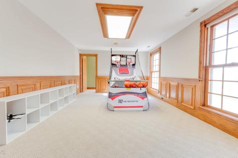 813 Fox Glen Drive St. Charles IL 60174