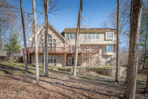 813 Fox Glen Drive St. Charles IL 60174