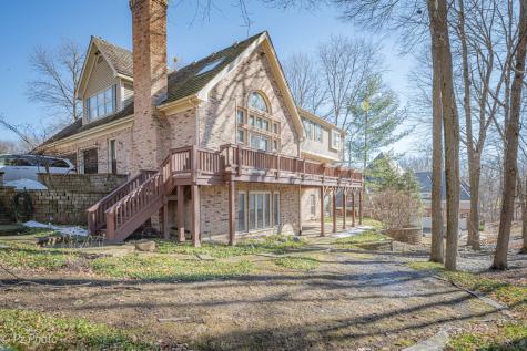 813 Fox Glen Drive St. Charles IL 60174