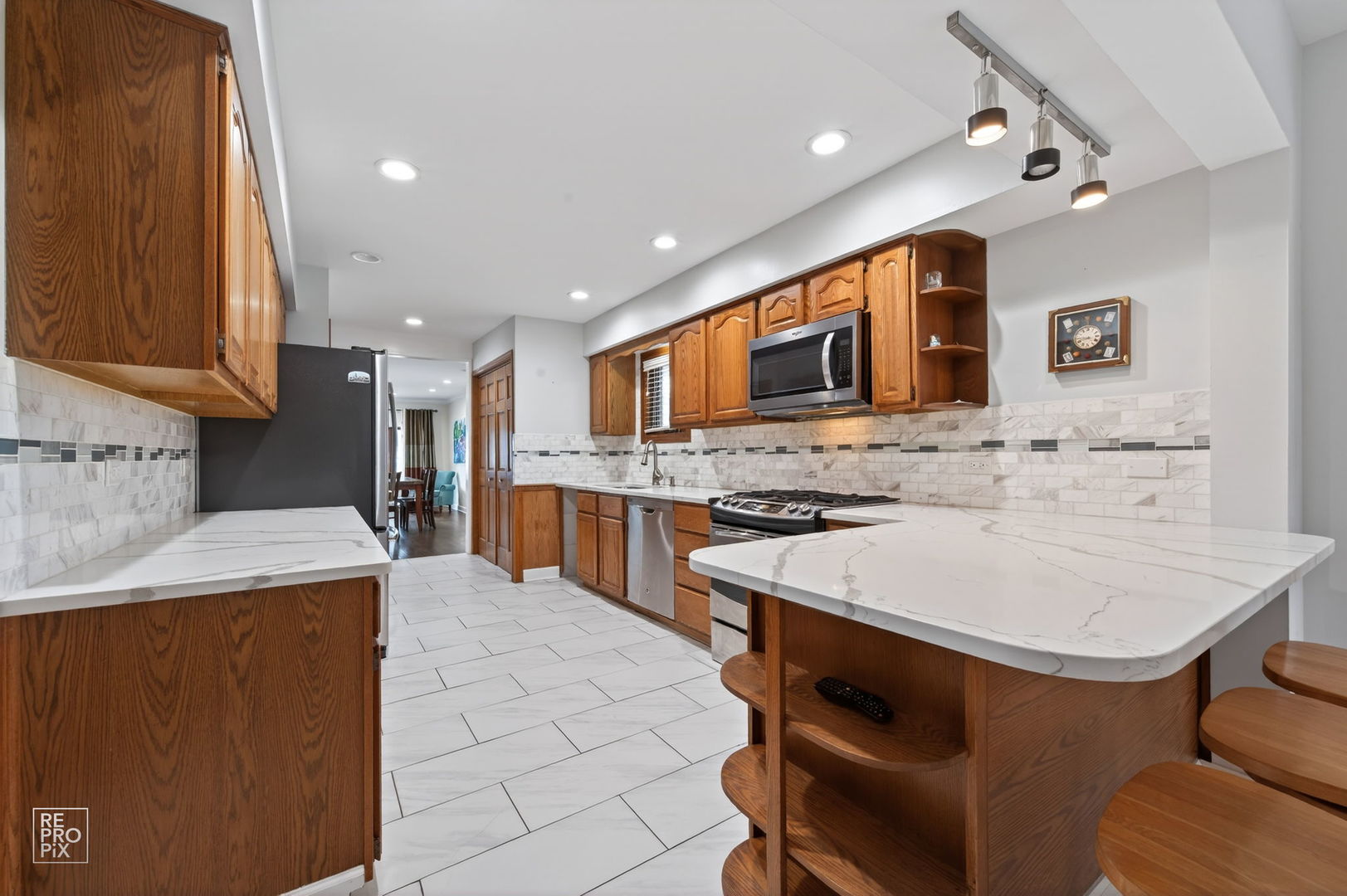 221 East Grantley Avenue Elmhurst IL 60126