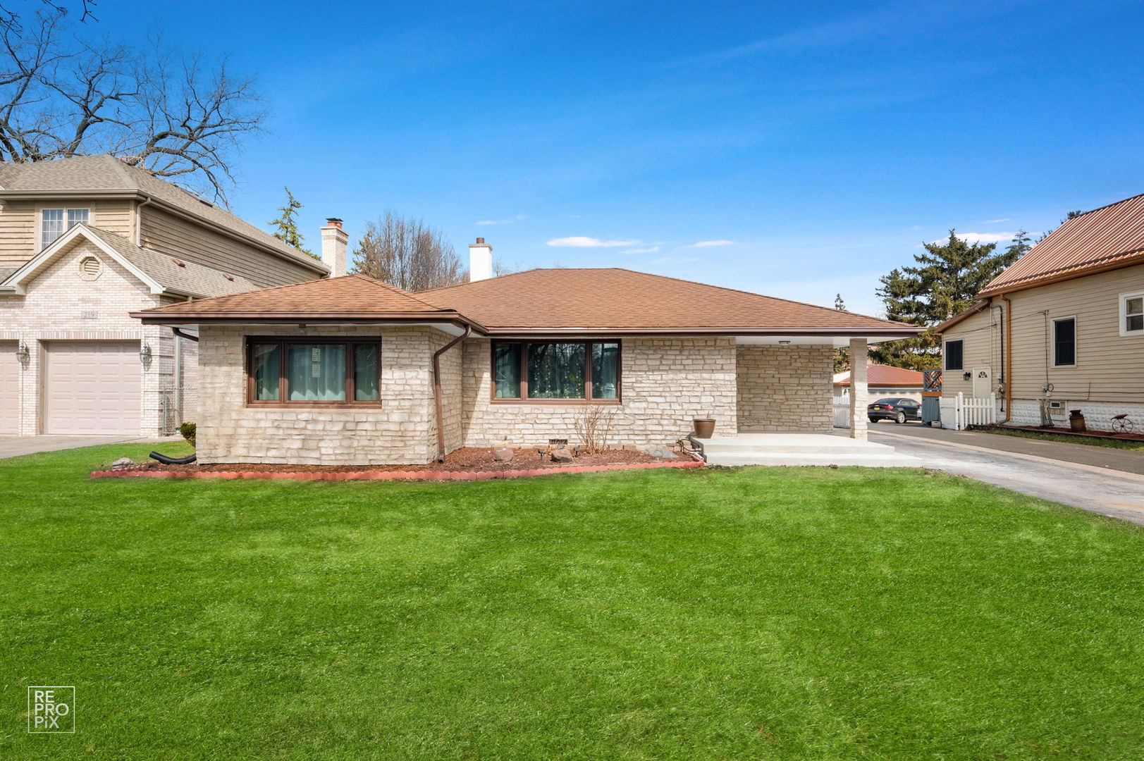 221 East Grantley Avenue Elmhurst IL 60126