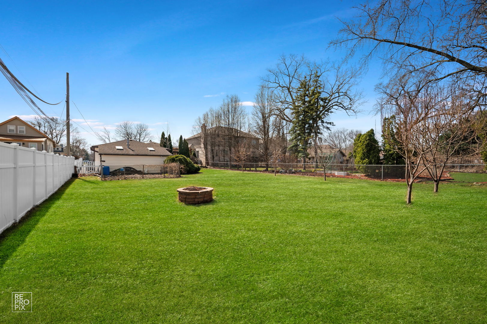221 East Grantley Avenue Elmhurst IL 60126
