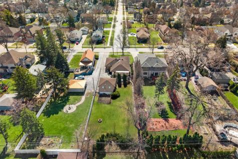 221 East Grantley Avenue Elmhurst IL 60126