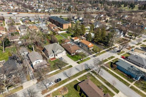 221 East Grantley Avenue Elmhurst IL 60126
