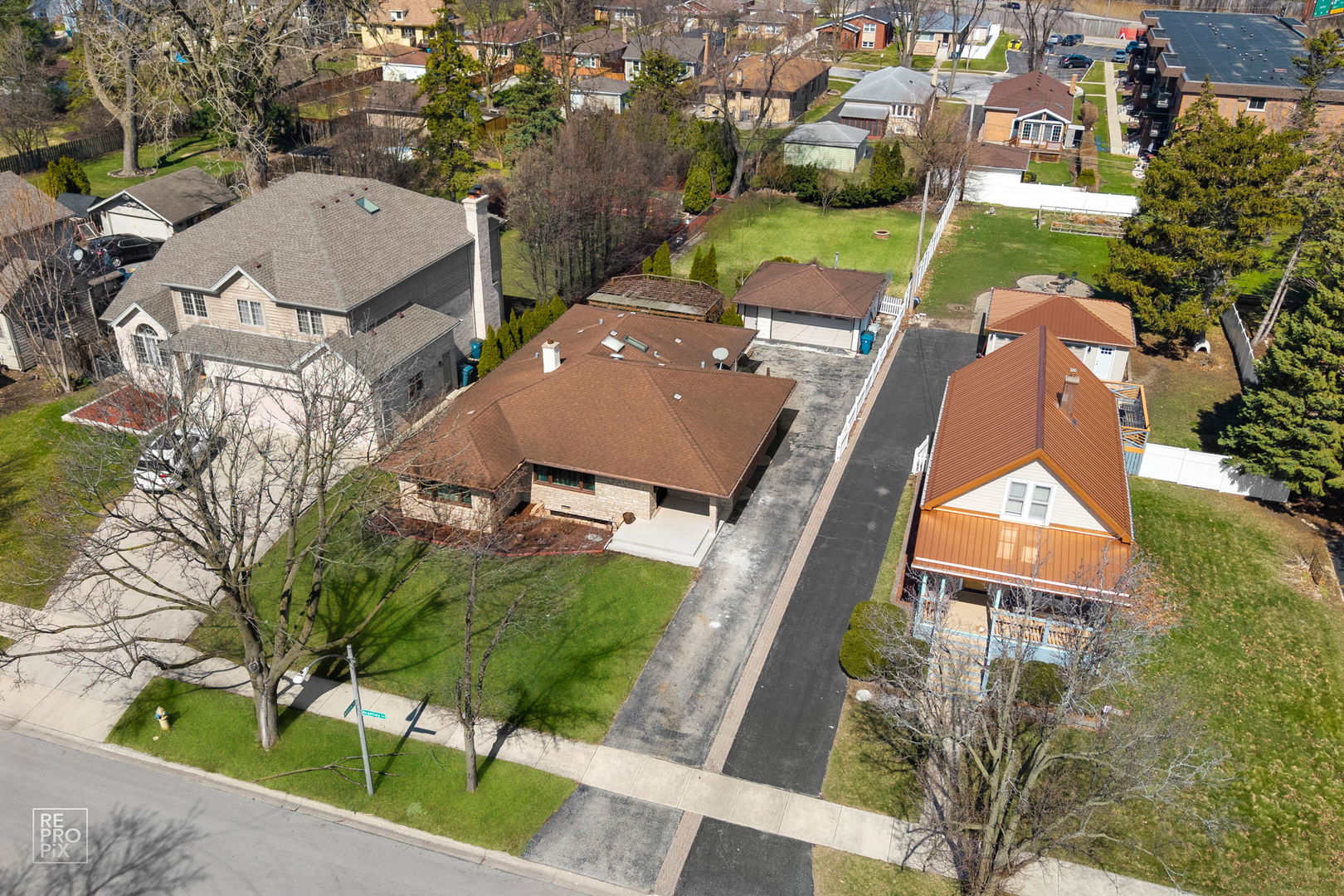 221 East Grantley Avenue Elmhurst IL 60126