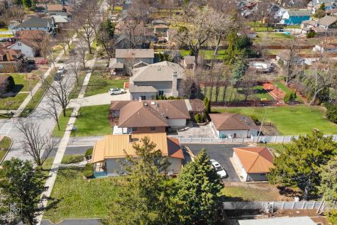 221 East Grantley Avenue Elmhurst IL 60126
