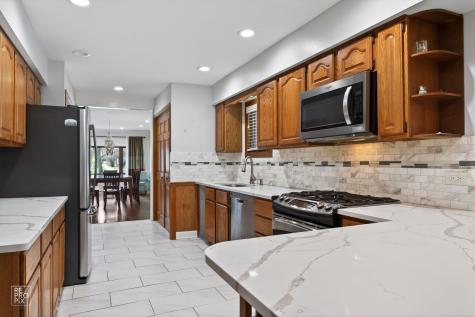 221 East Grantley Avenue Elmhurst IL 60126