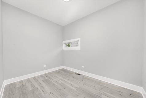 819 East 98th Place Chicago IL 60628