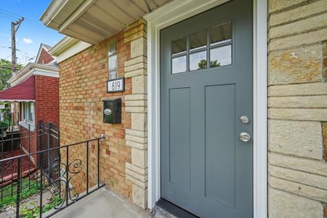 819 East 98th Place Chicago IL 60628