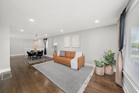 819 East 98th Place Chicago IL 60628