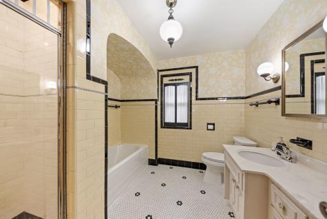 762 South Greenwood Avenue Kankakee IL 60901