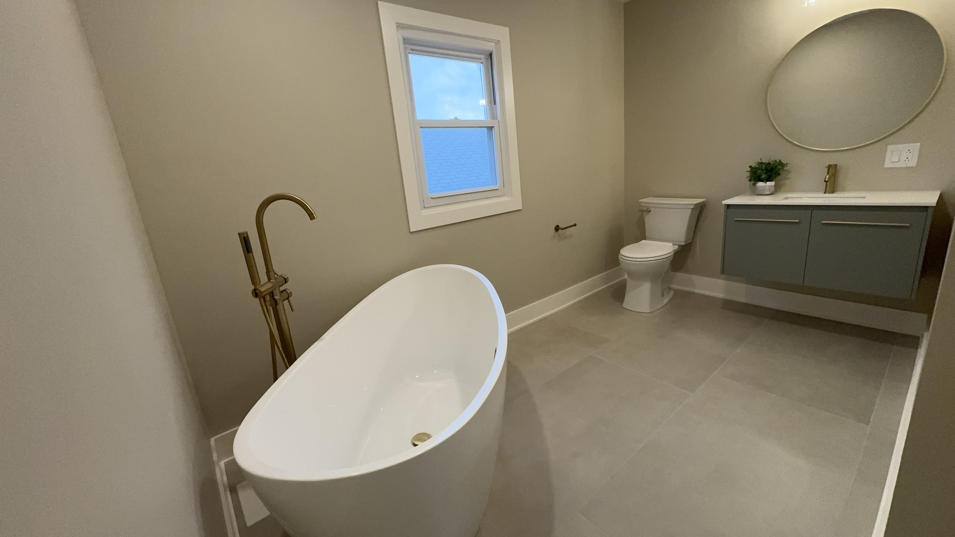 8135 South Bishop Street Chicago IL 60620