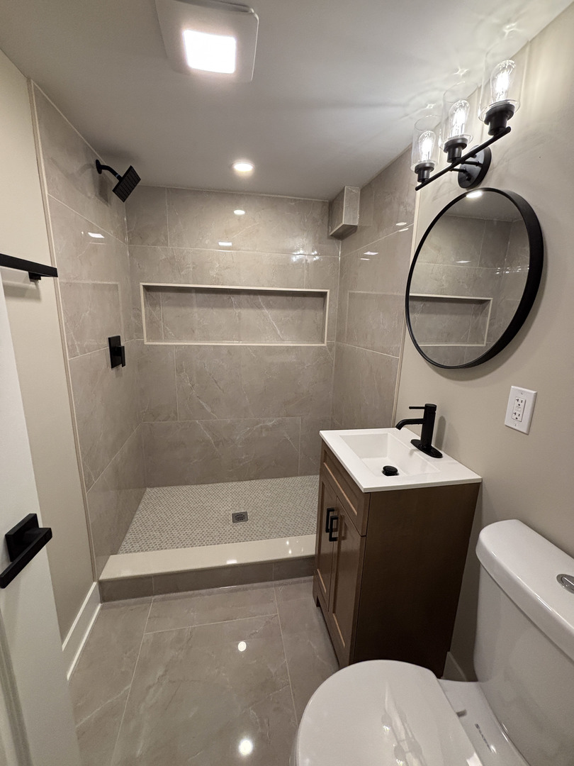 8135 South Bishop Street Chicago IL 60620