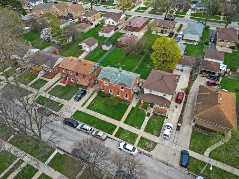 429 Geneva Avenue Bellwood IL 60104