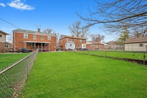 429 Geneva Avenue Bellwood IL 60104