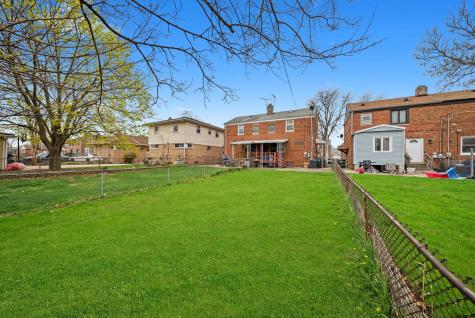 429 Geneva Avenue Bellwood IL 60104