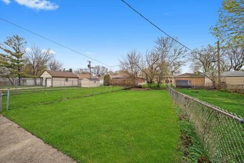 429 Geneva Avenue Bellwood IL 60104