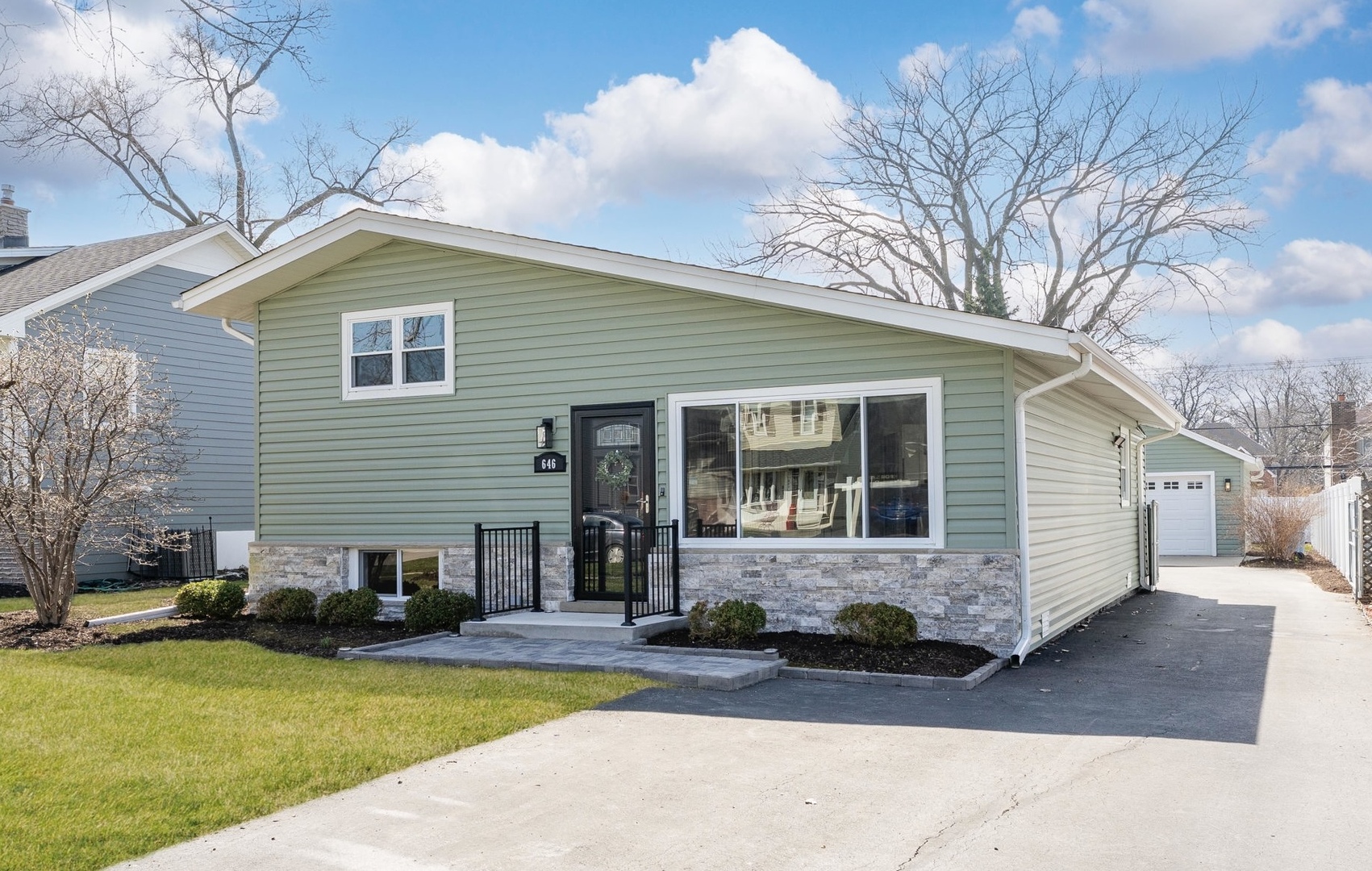 646 West Babcock Avenue Elmhurst IL 60126