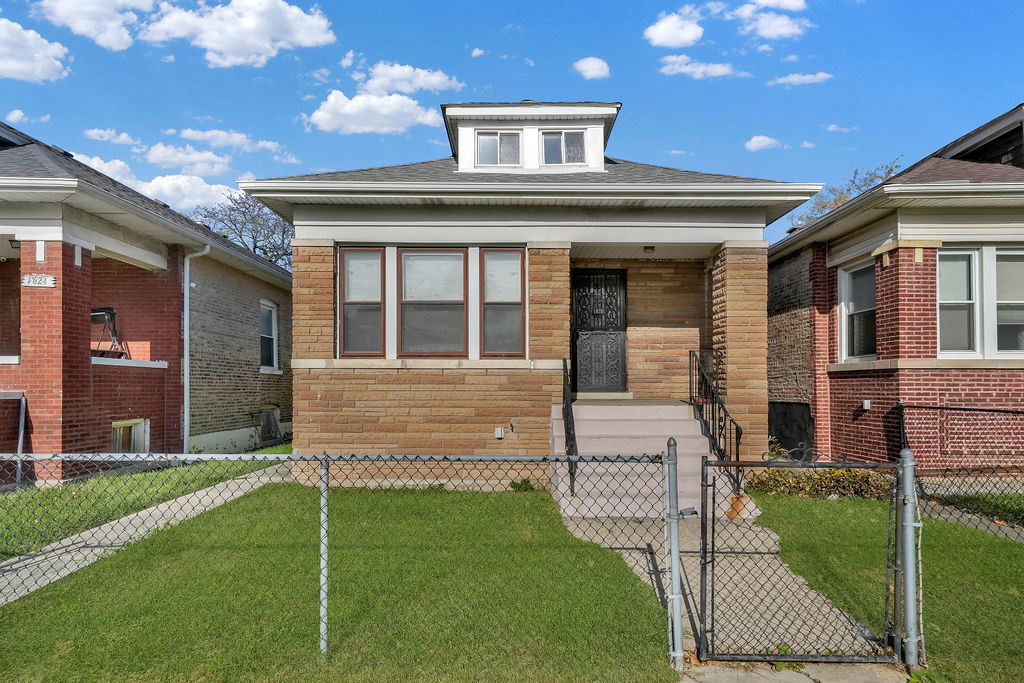 1820 West Marquette Road Chicago IL 60636