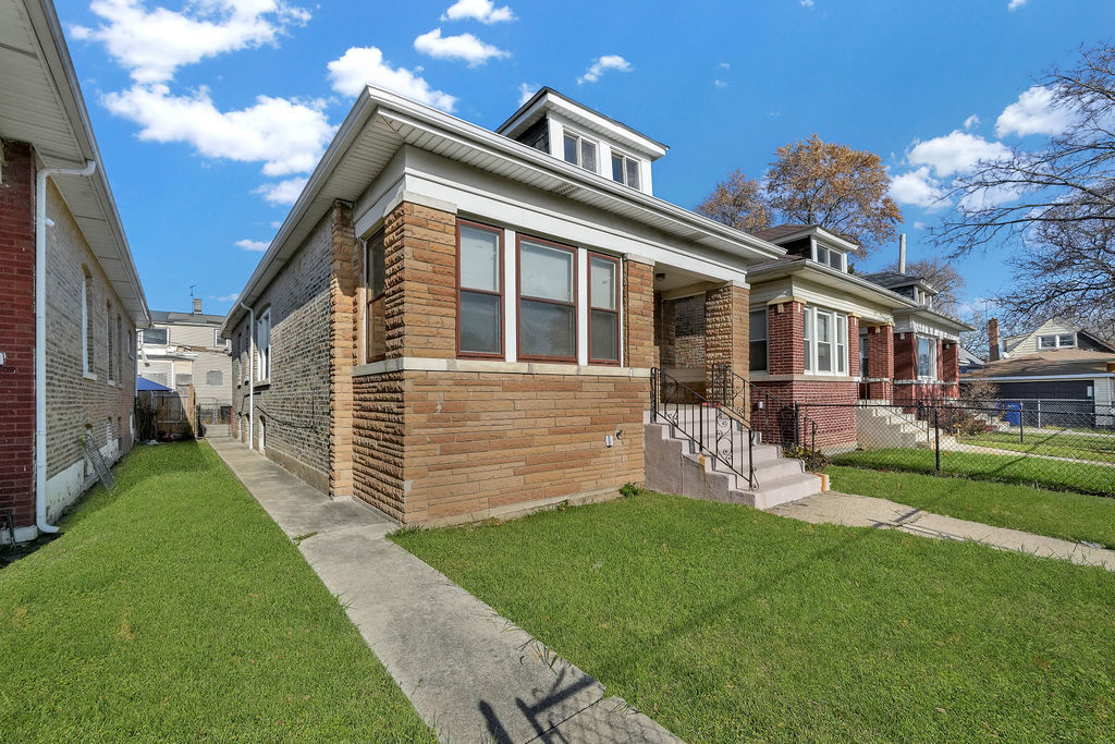 1820 West Marquette Road Chicago IL 60636