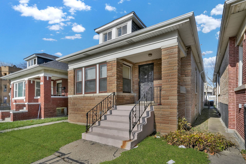 1820 West Marquette Road Chicago IL 60636